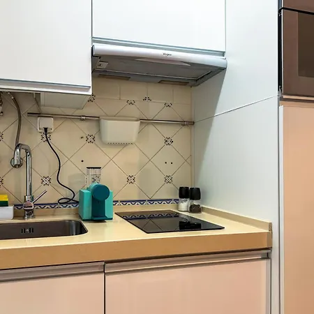 Апартаменты A Typical Alfama The Soul Of Old Лиссабон